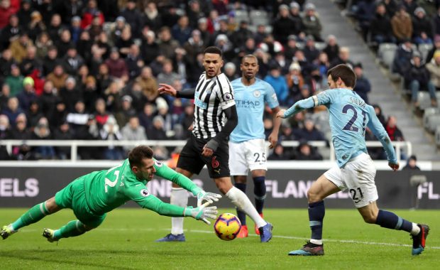 EPL: Za kanálom hustne