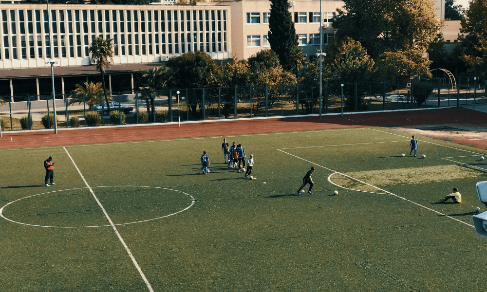 Pouličný futbal