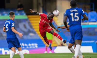 Mané v zápase Chelsea - Liverpool