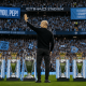 Trérner Guardiola sa lúči s plným Etihad Stadium